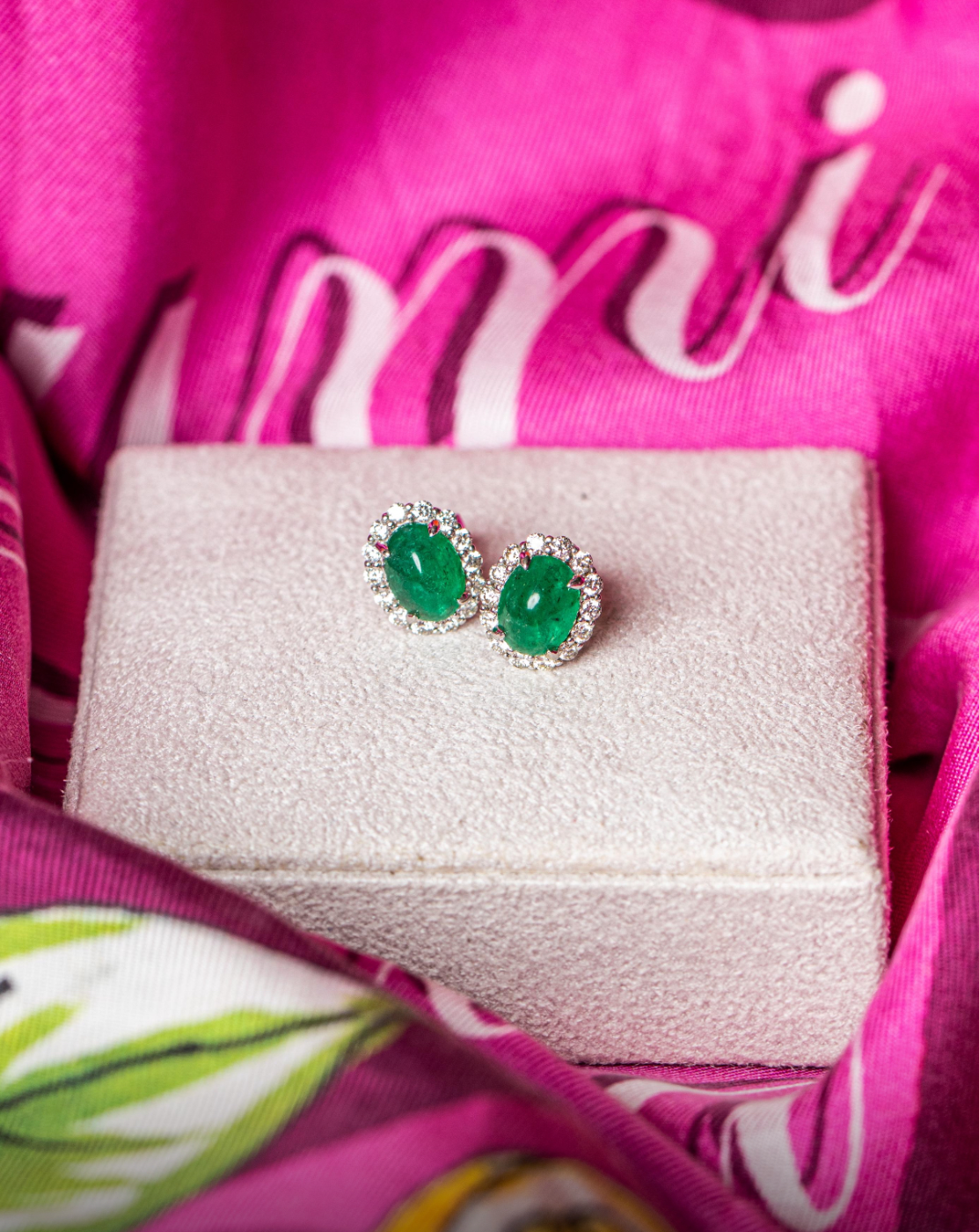 Brinco Esmeralda Oval & Diamantes
